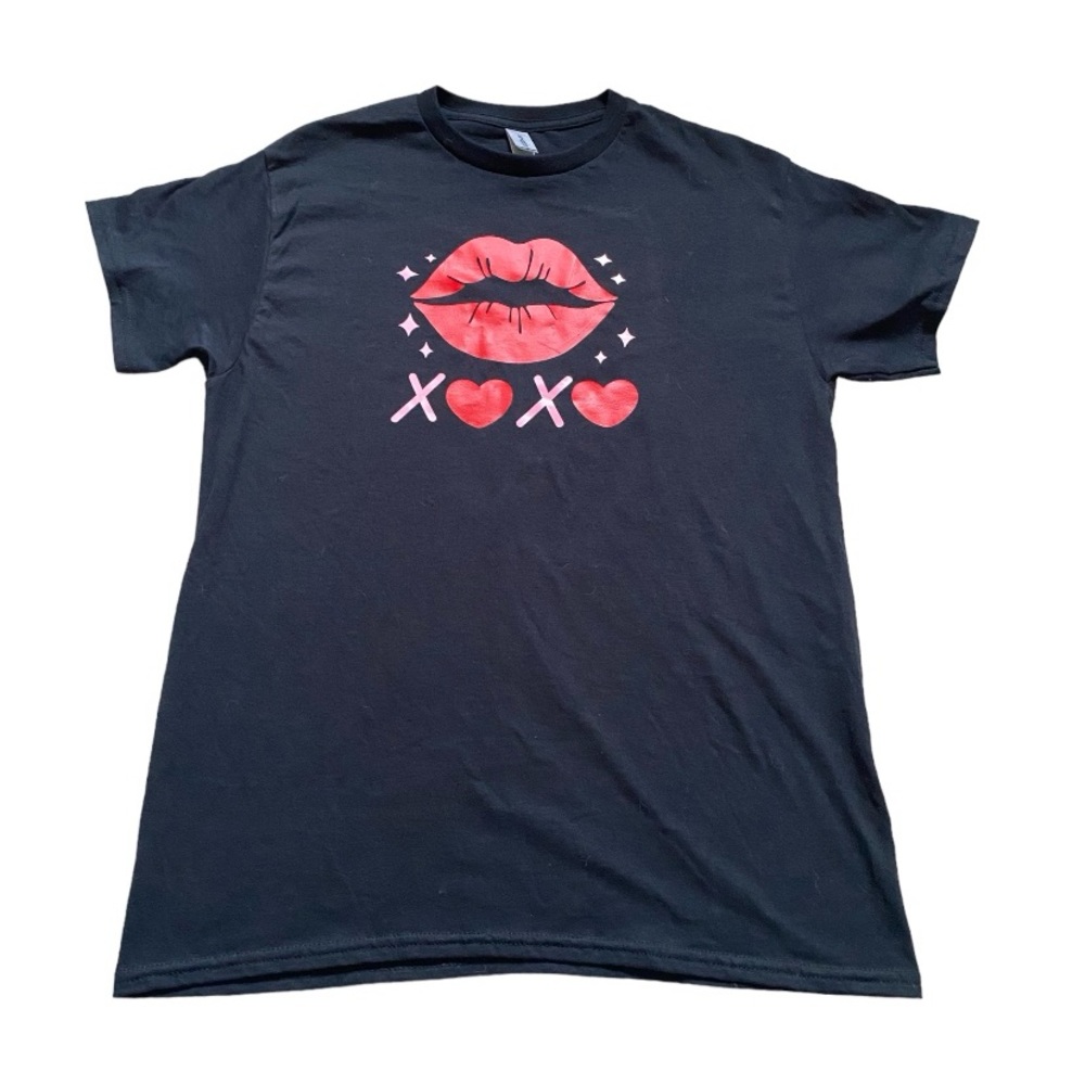 XOXO Kissy Lips Valentine Women’s T-shirt